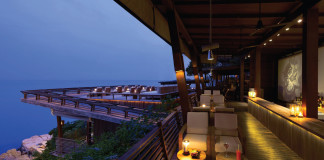 Dining on The Rocks Dining on The Rocks