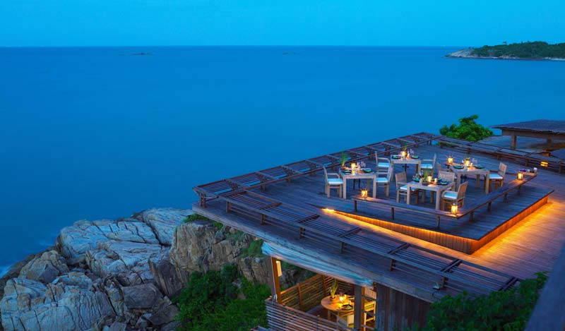 dining on the rocks samui romantic restaurant